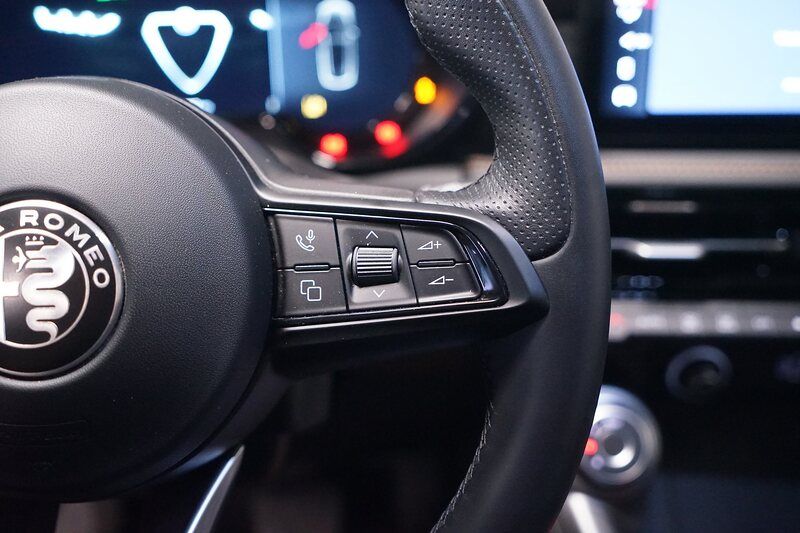 Alfa Romeo Tonale 1.5 VGT Hybrid Ti Aut.*Matrix*Kamera*Keyl