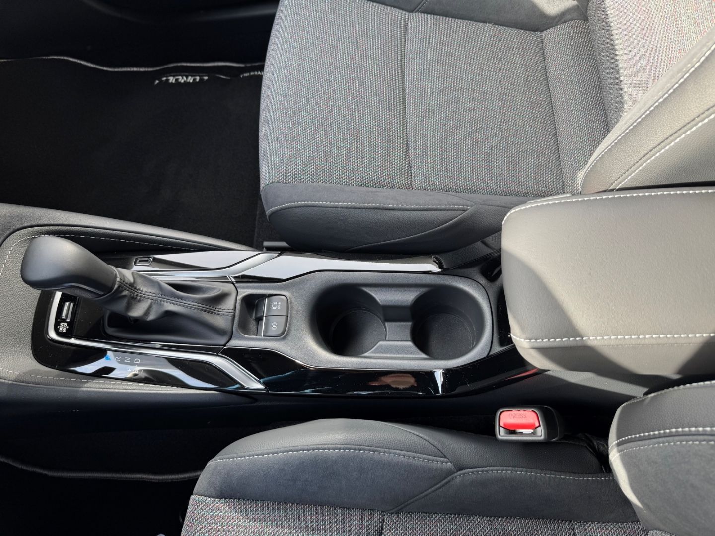 Toyota Corolla Touring Sports Hybrid Teamplayer / CarPl