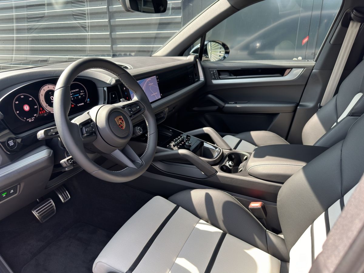 Porsche Cayenne S E-Hybrid | Hinterachslenkung | PDCC |