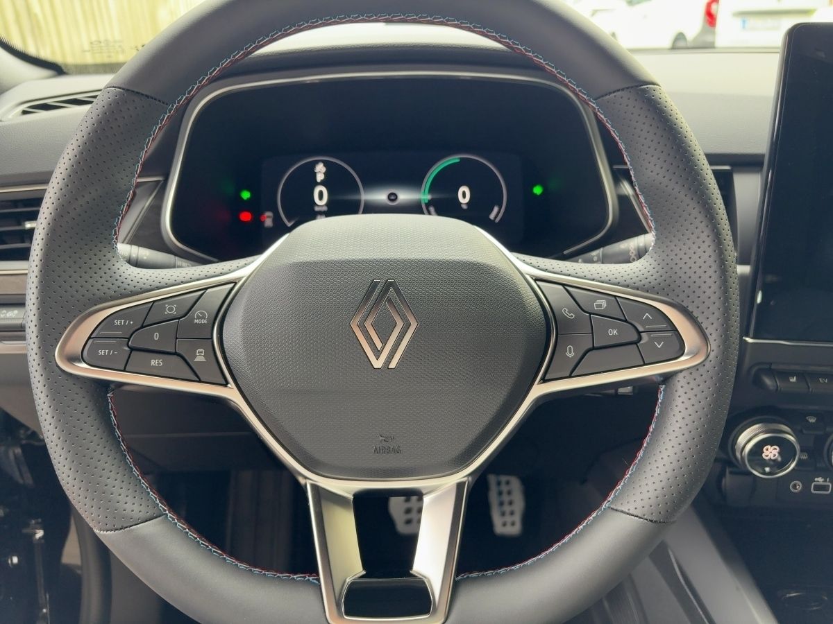 Renault Arkana ESPRIT ALPINE Full Hybrid - Samsaru's Car Outlet
