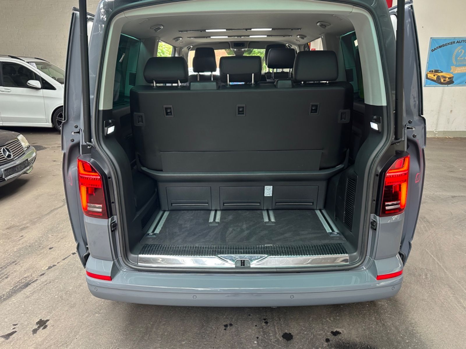 Volkswagen T6.1 MULTIVAN - Samsaru's Car Outlet