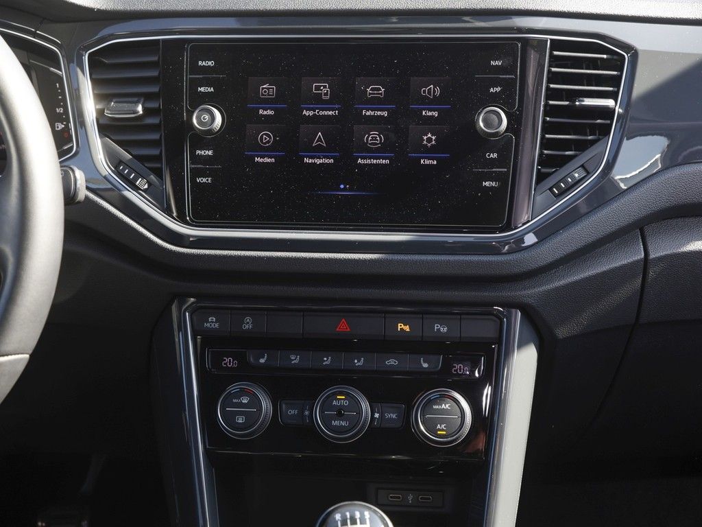 Volkswagen T-Roc 1.5 TSI Sport - Samsaru's Car Outlet