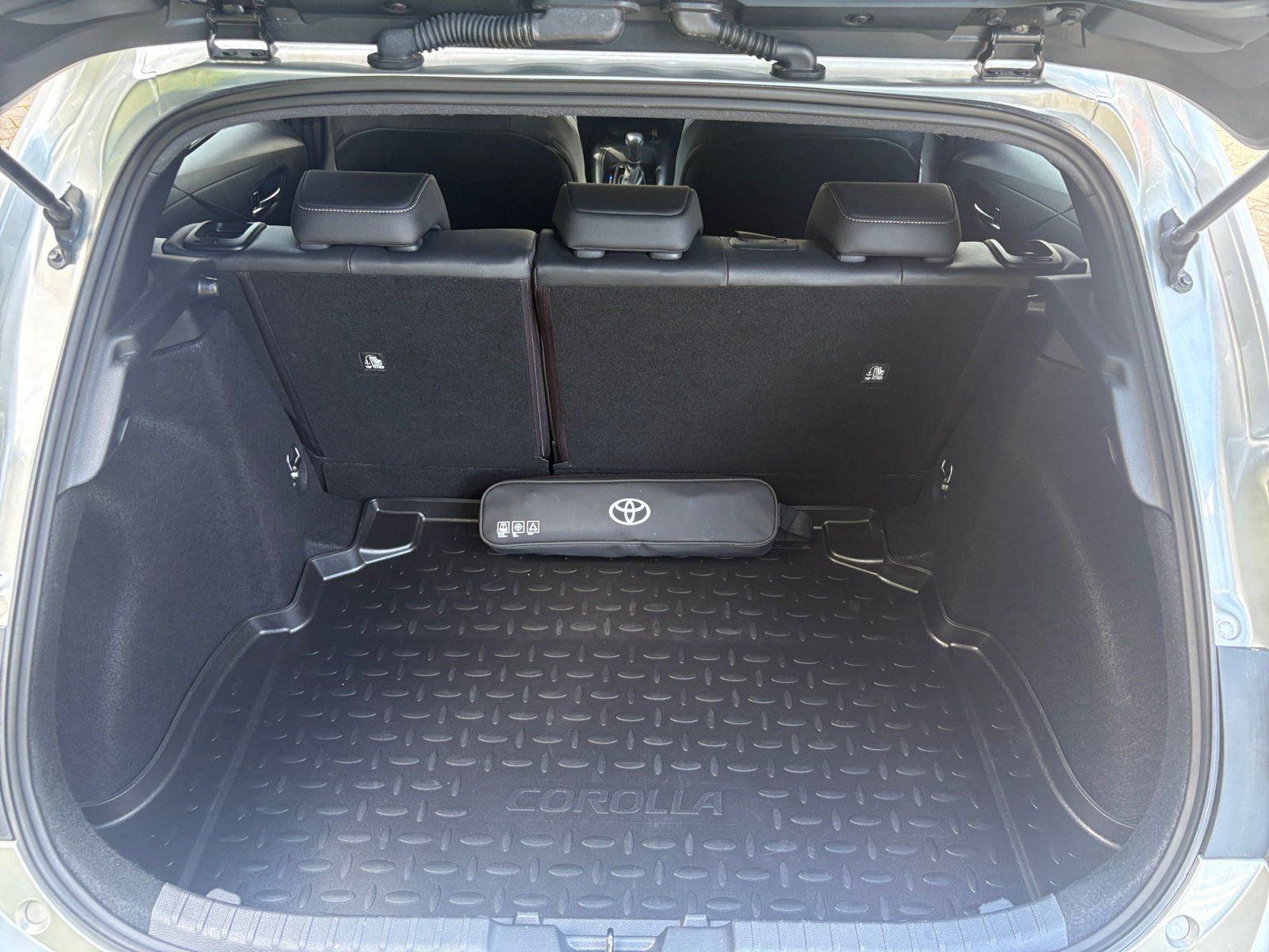 Toyota Corolla 1.8l Hybrid Team D Navi Rückfahrkamera