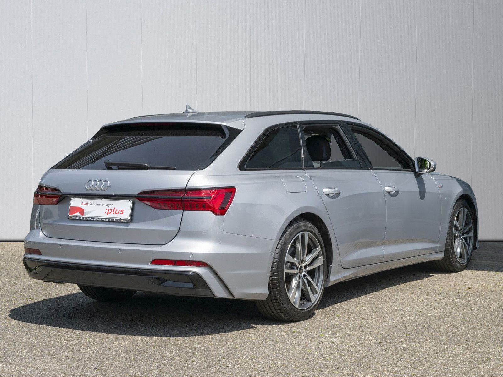 Audi A6 Avant 40 TDI S line - Samsaru's Car Outlet