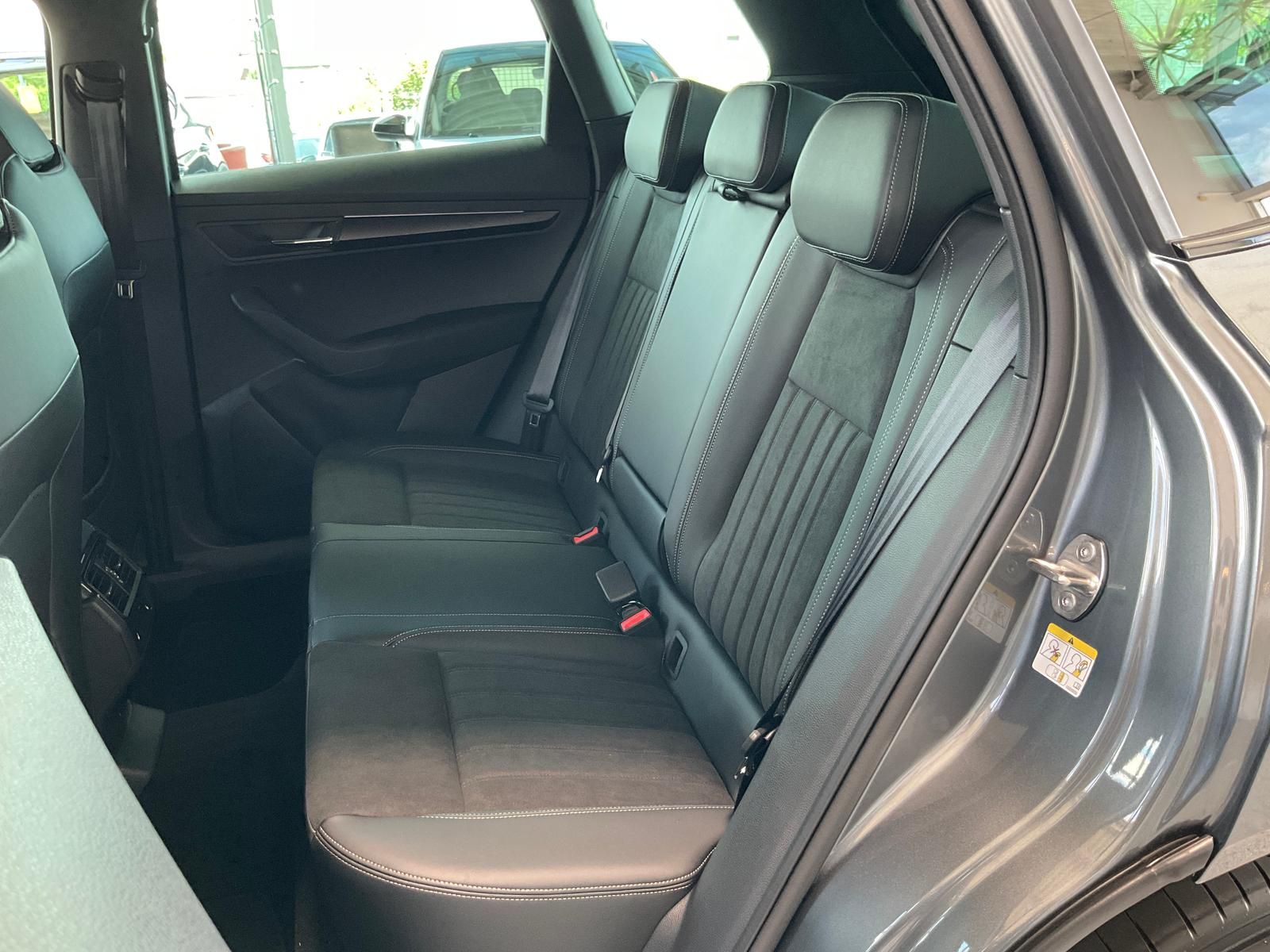 Skoda Karoq 2.0TSI Sportline 4x4 AHK Standheizung Alca