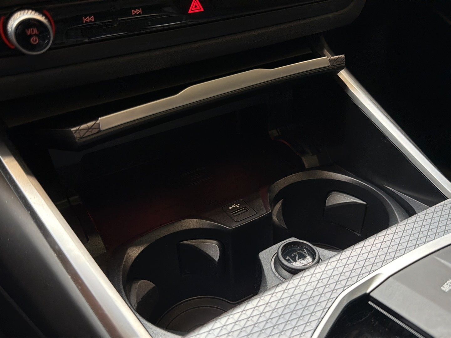 BMW 318i Touring M Sport HUD AHK PANO 360° KZU QI