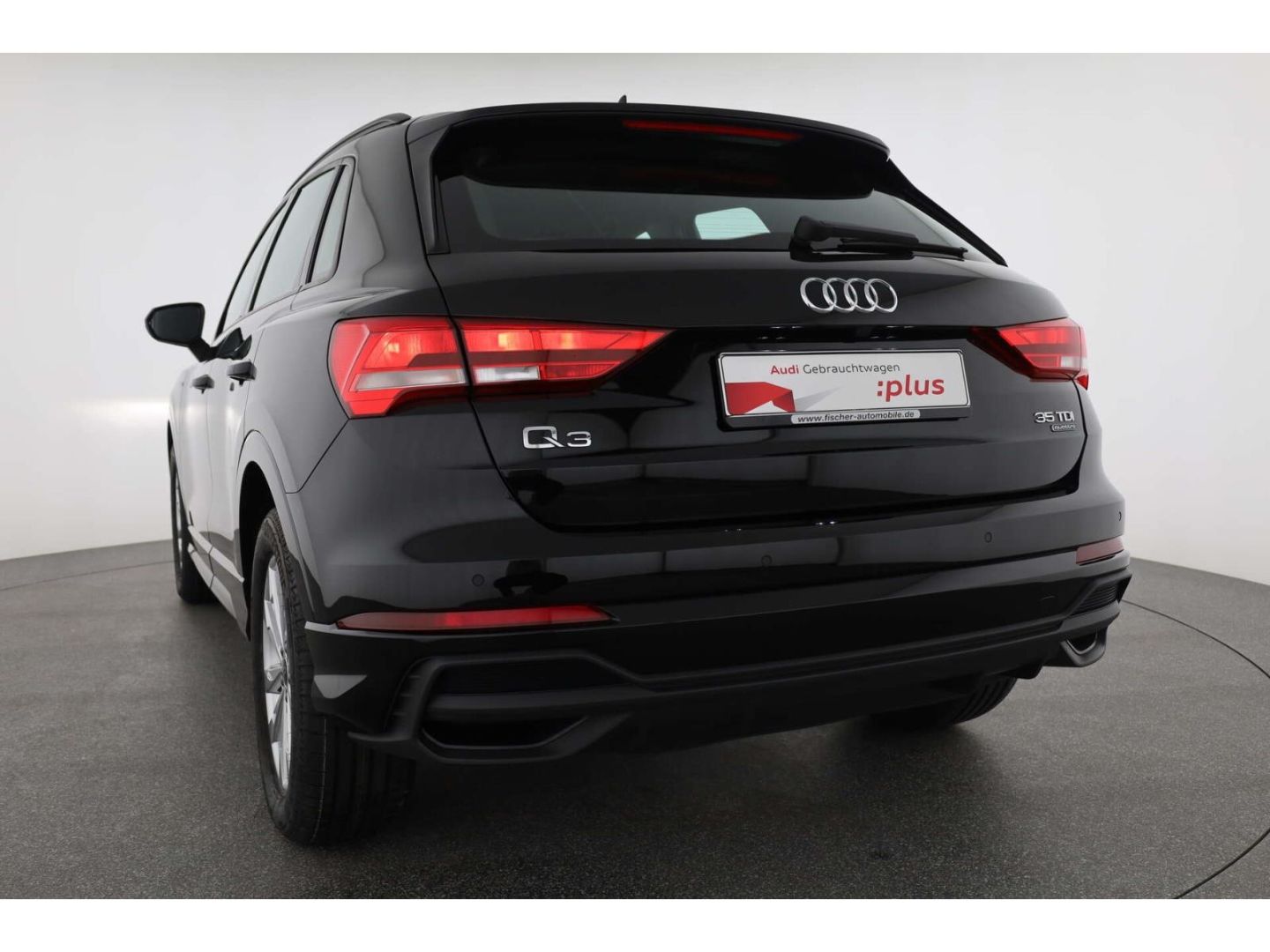 Audi Q3 35 TDI quattro S line - Samsaru's Car Outlet