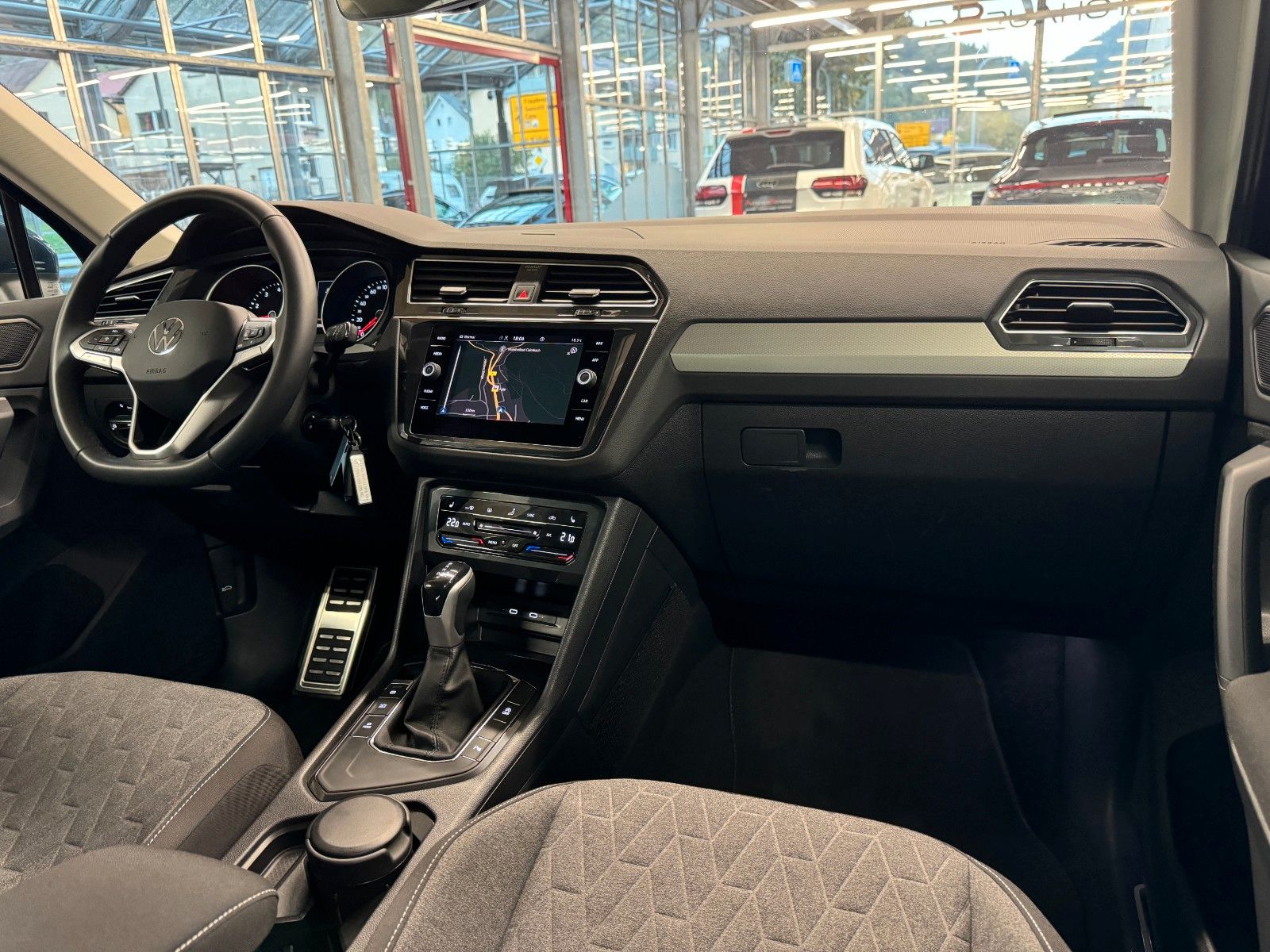 Volkswagen Tiguan Move DSG - Samsaru's Car Outlet
