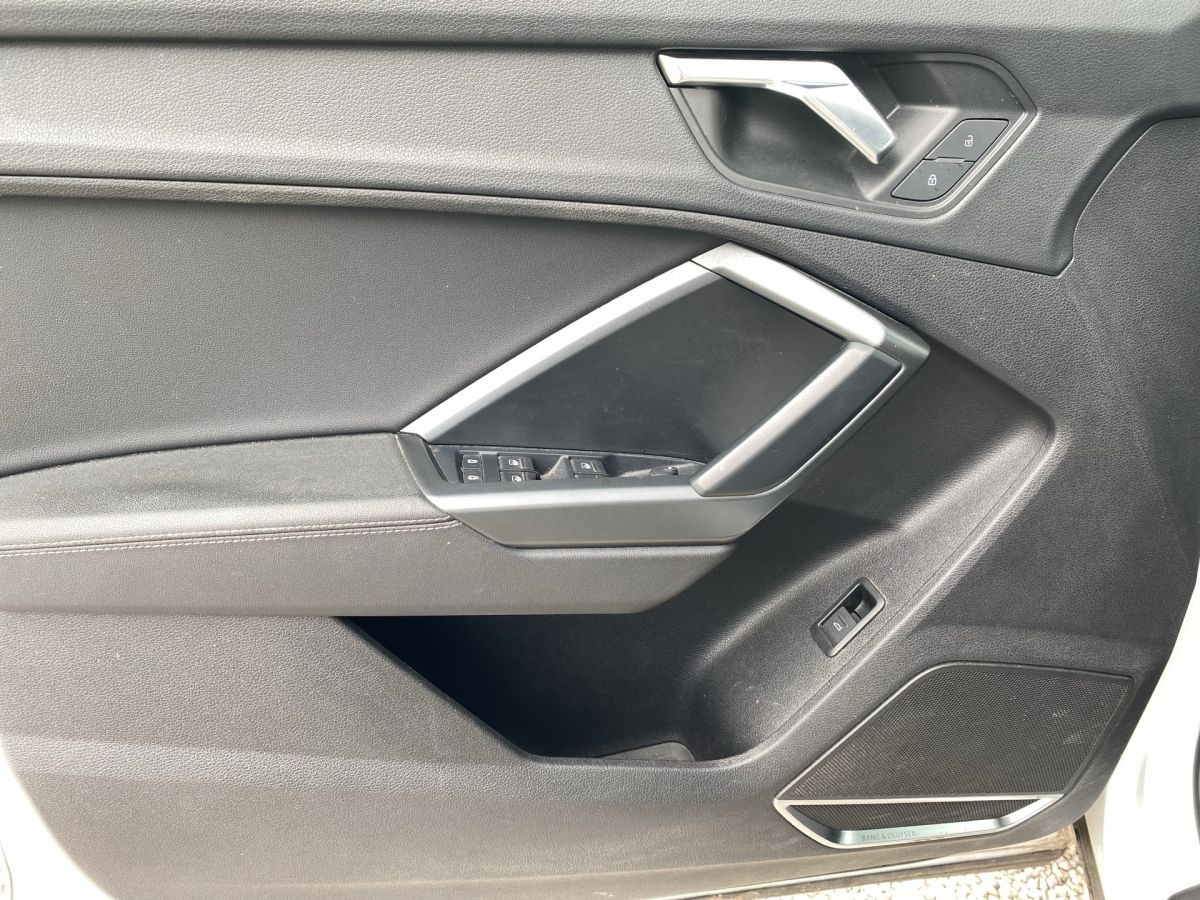 Audi Q3 S-line 45 TFSi qu. - Samsaru's Car Outlet