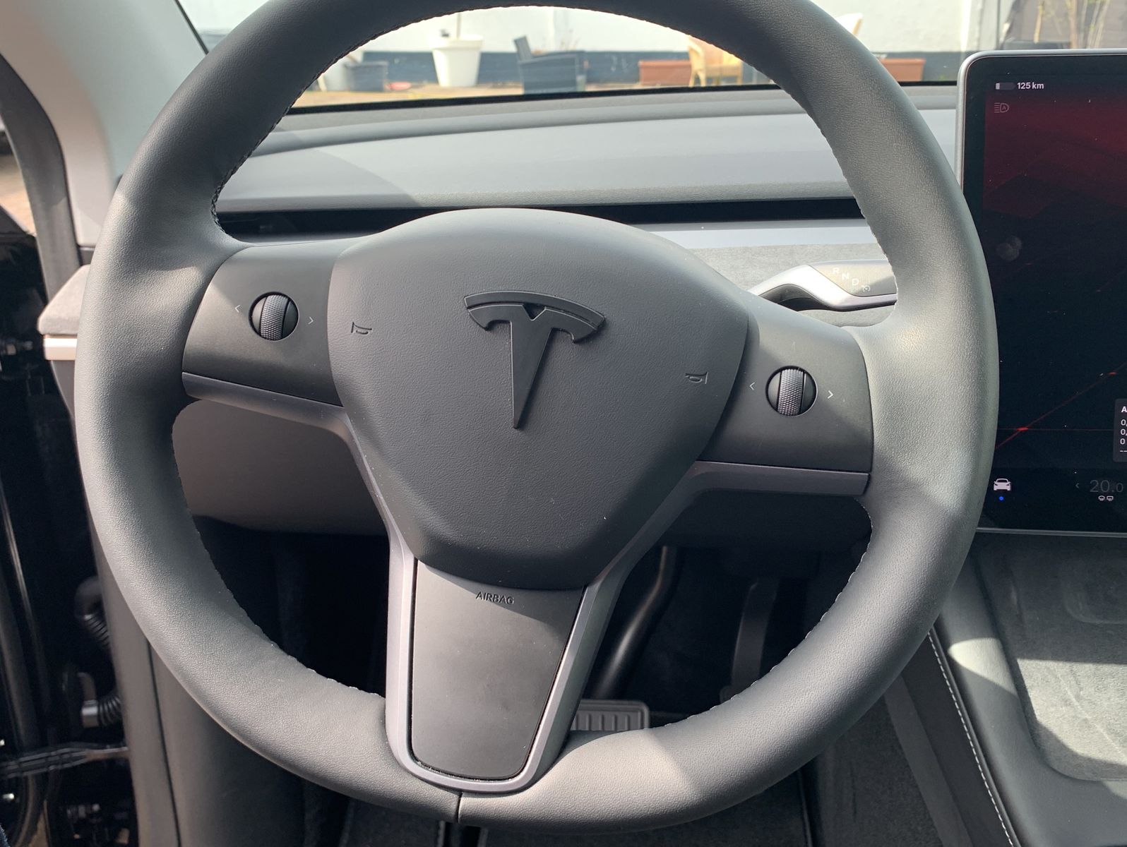 Tesla Model Y Long Range AWD* 1.Hand * Mwst ausweisbar