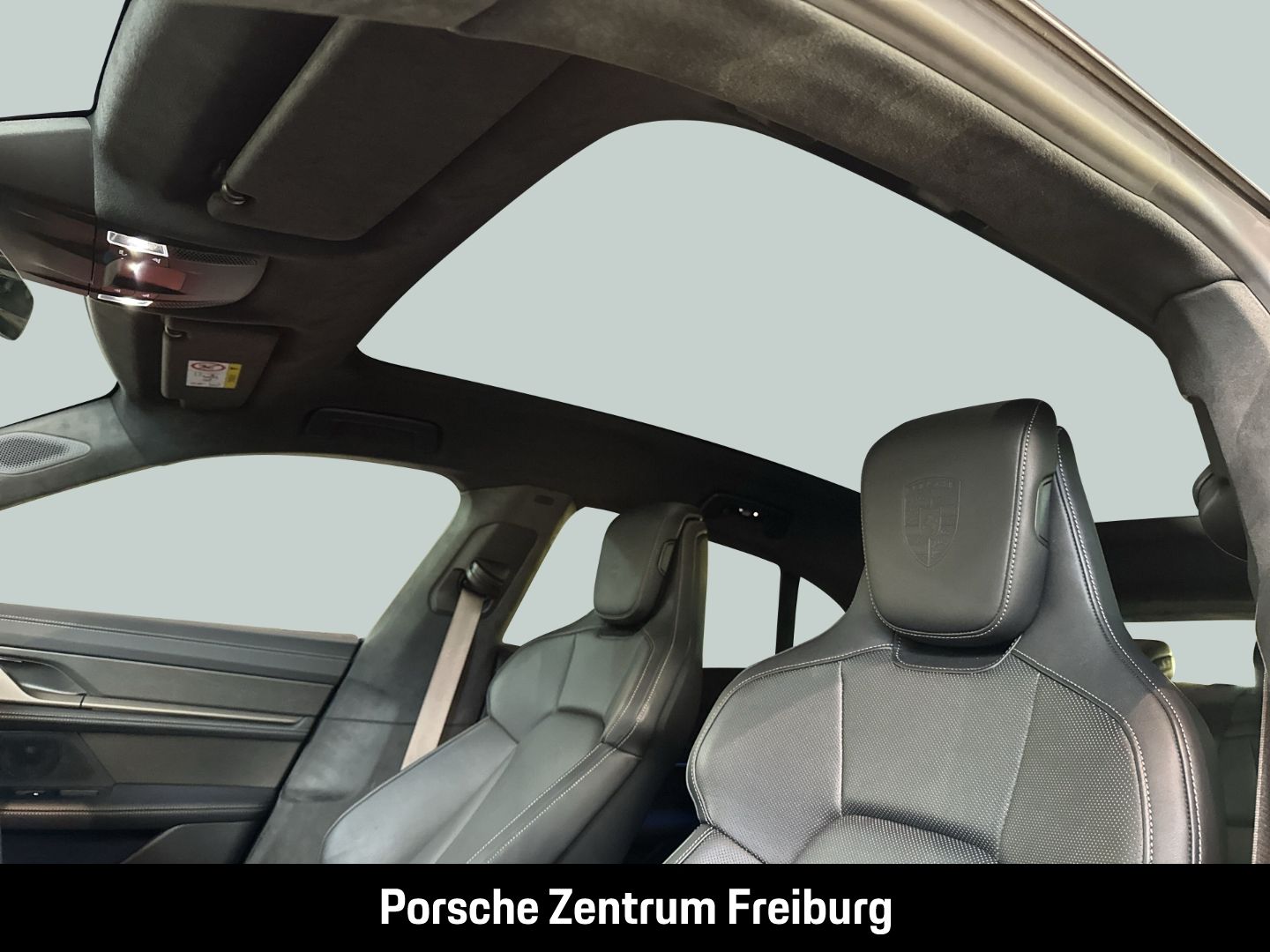 Porsche Taycan Turbo S Cross Turismo Burmester InnoDrive