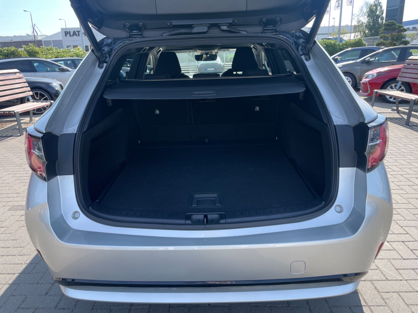 Toyota Corolla Touring Sports Hybrid - Samsaru's Car Outlet