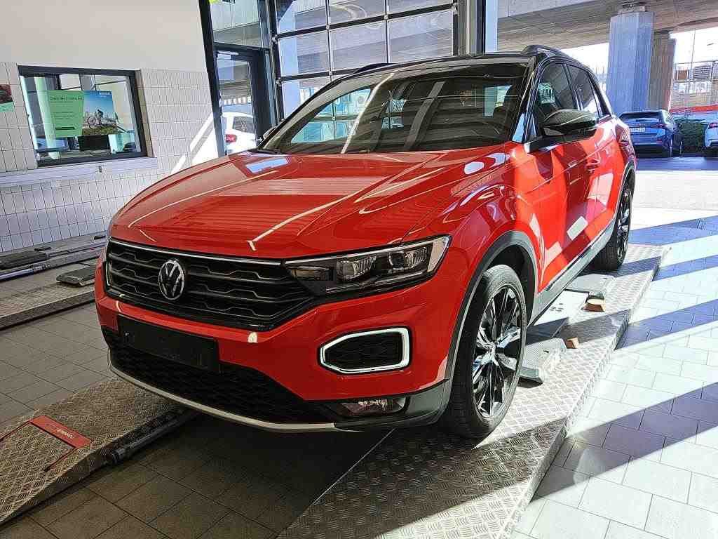 Volkswagen T-Roc 1.5 TSI BLACK STYLE - Samsaru's Car Outlet