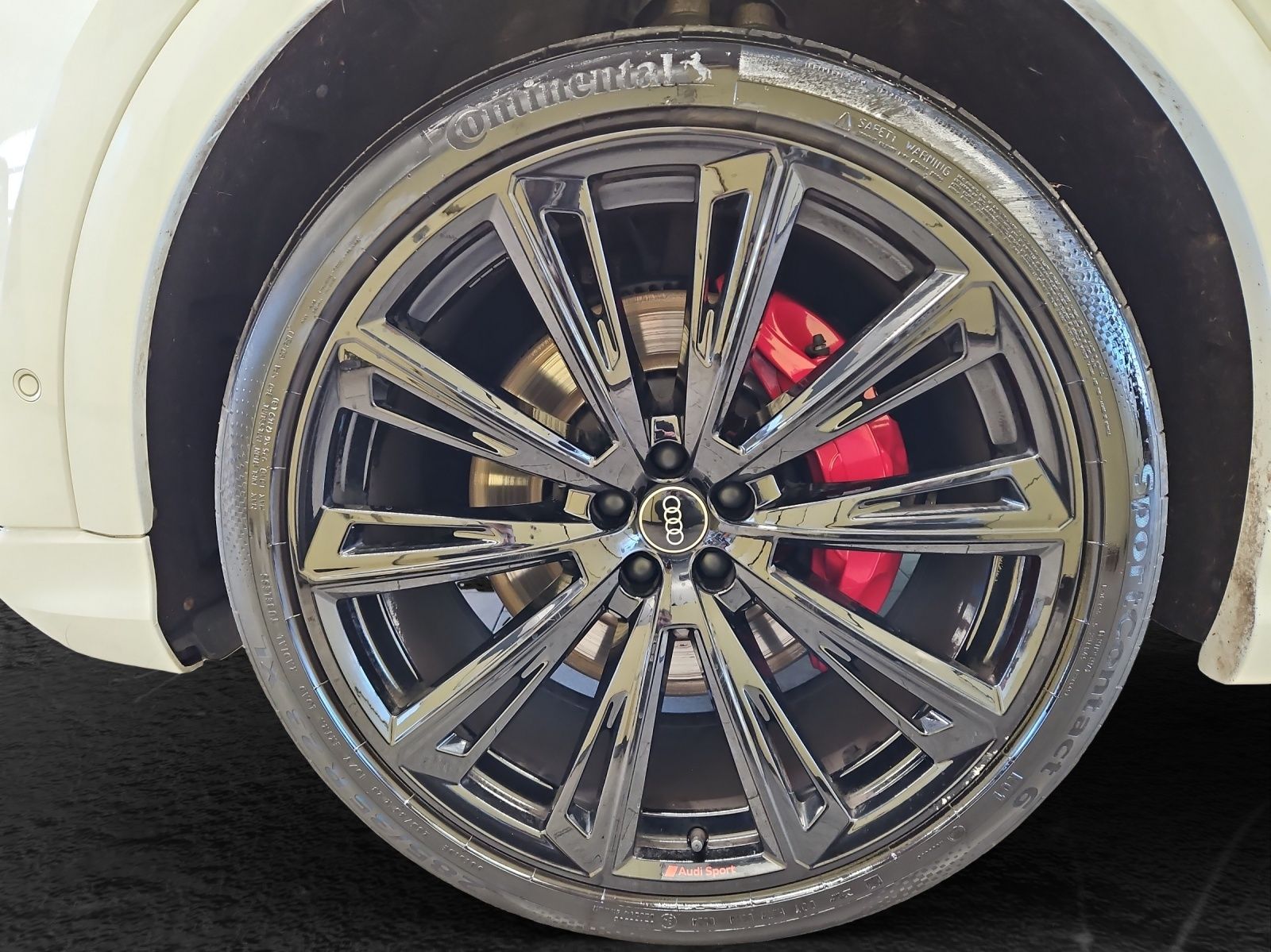 Audi Q8 55 TFSI e tiptronic quattro S-line - Samsaru's Car Outlet