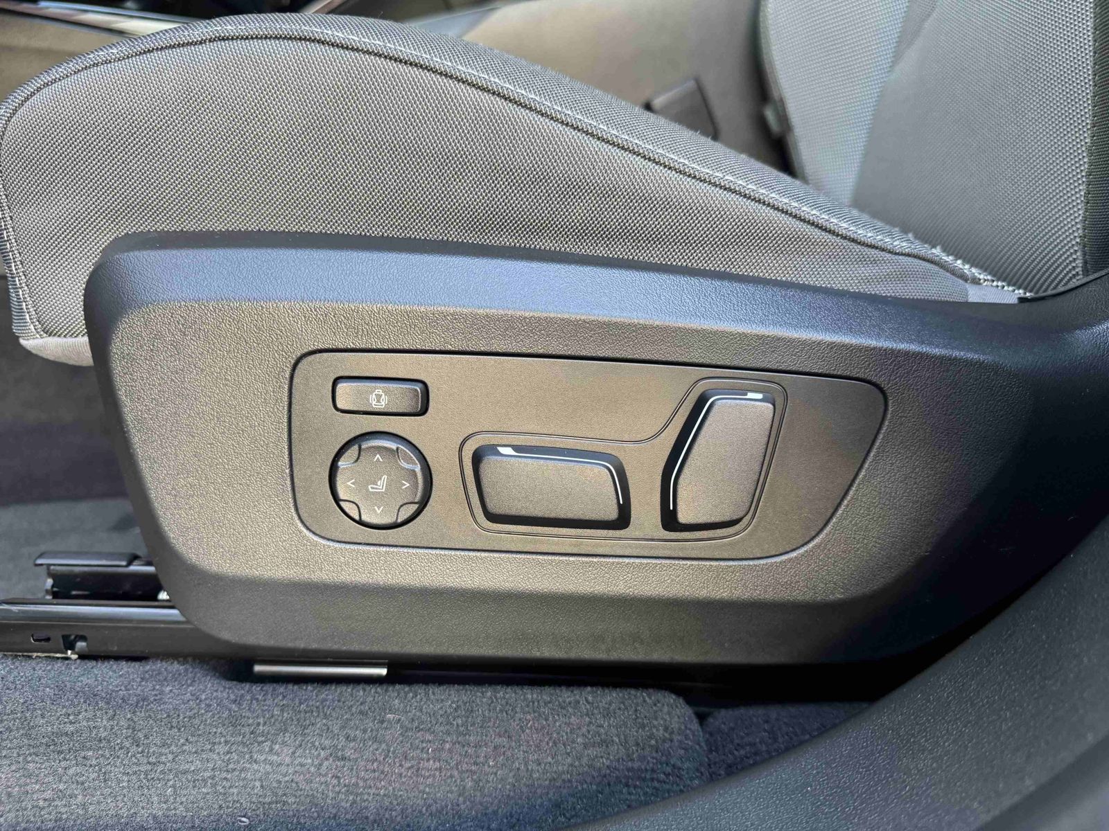 BMW X3 20 xDrive AdapLED DA+ PA+ AHK HuD H/K 19"LM