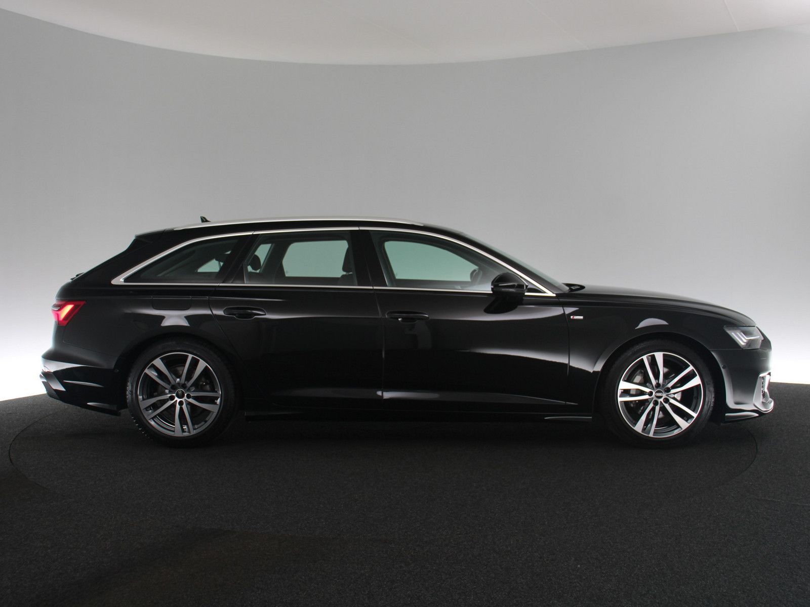 Audi A6 Avant 45 TDI quattro S line AHK MATRIX-LED