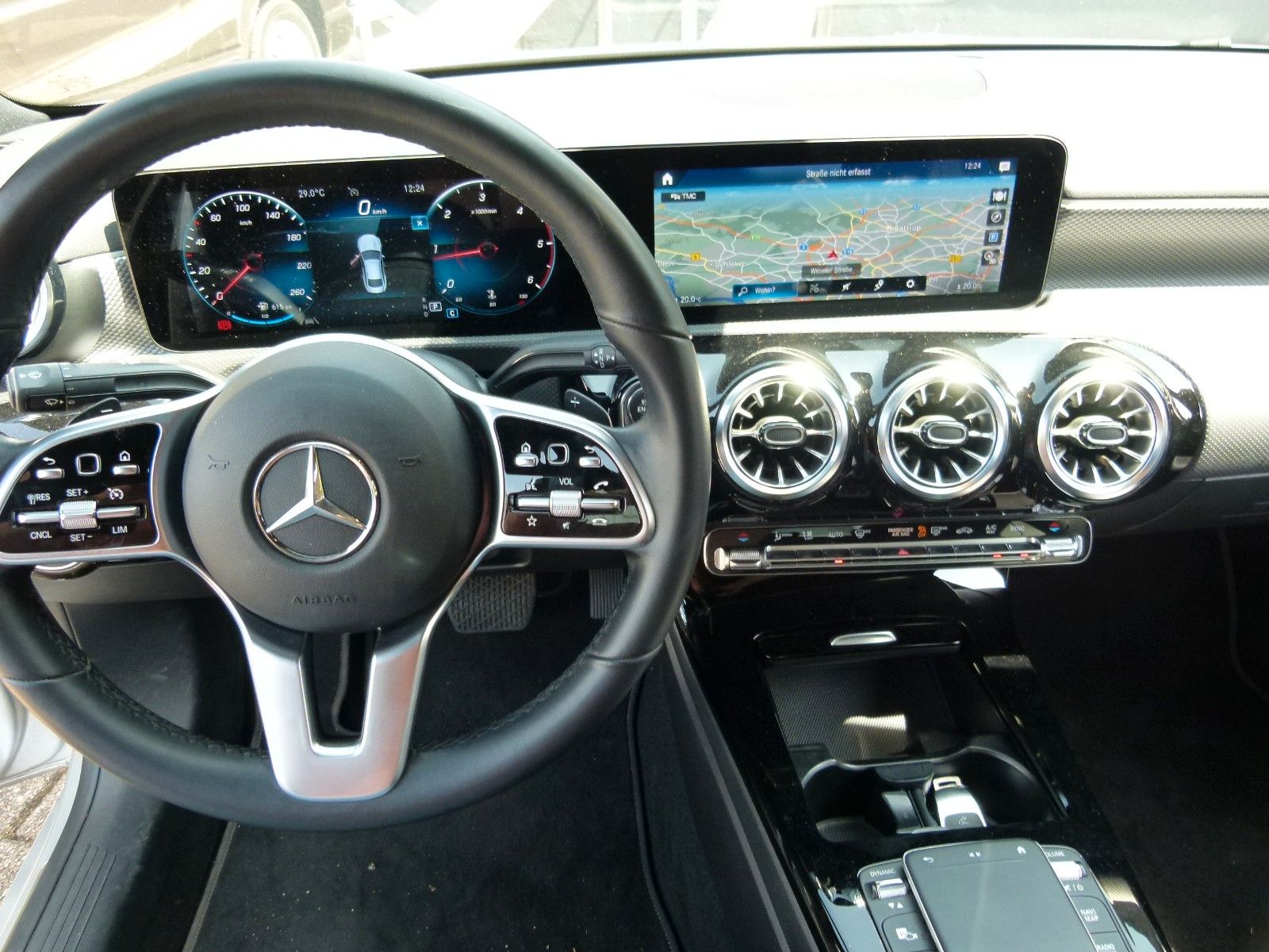Mercedes-Benz CLA 180 d Limousine - Samsaru's Car Outlet