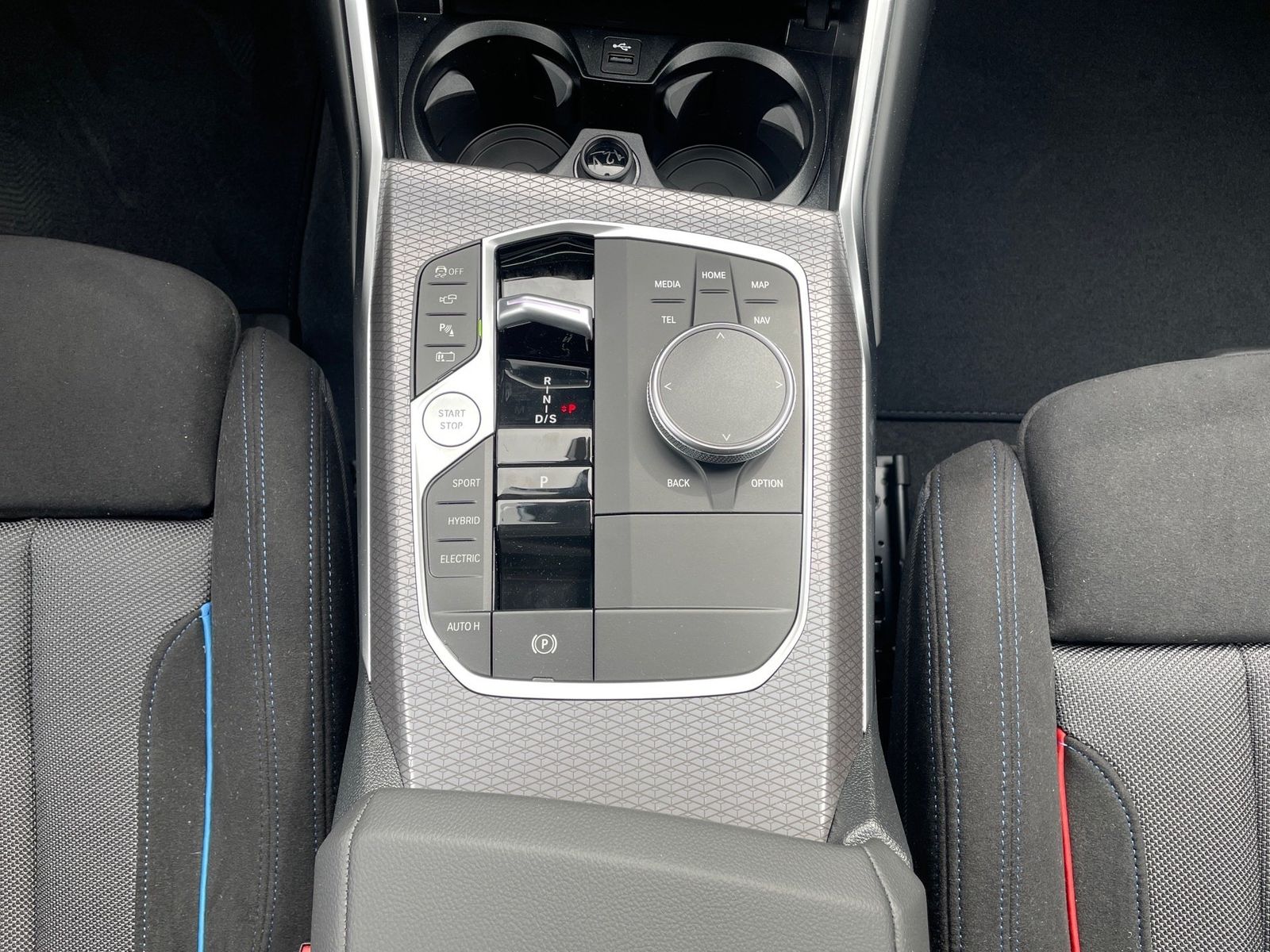 BMW 330e xDrive Tou M-Sport 360° ACC AHK AUT H/K Alc