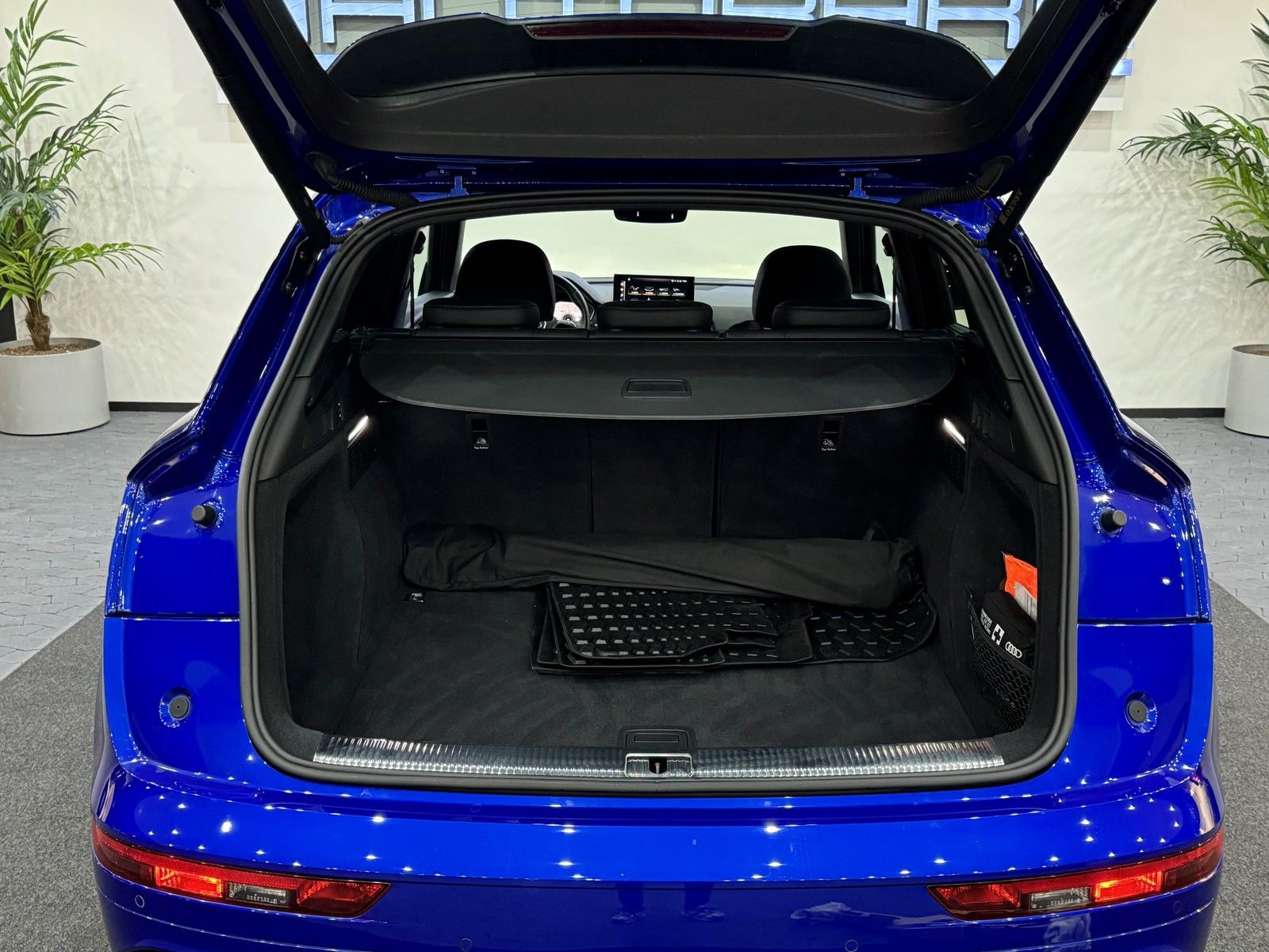 Audi Q5 40 TDI quattro S line - Samsaru's Car Outlet