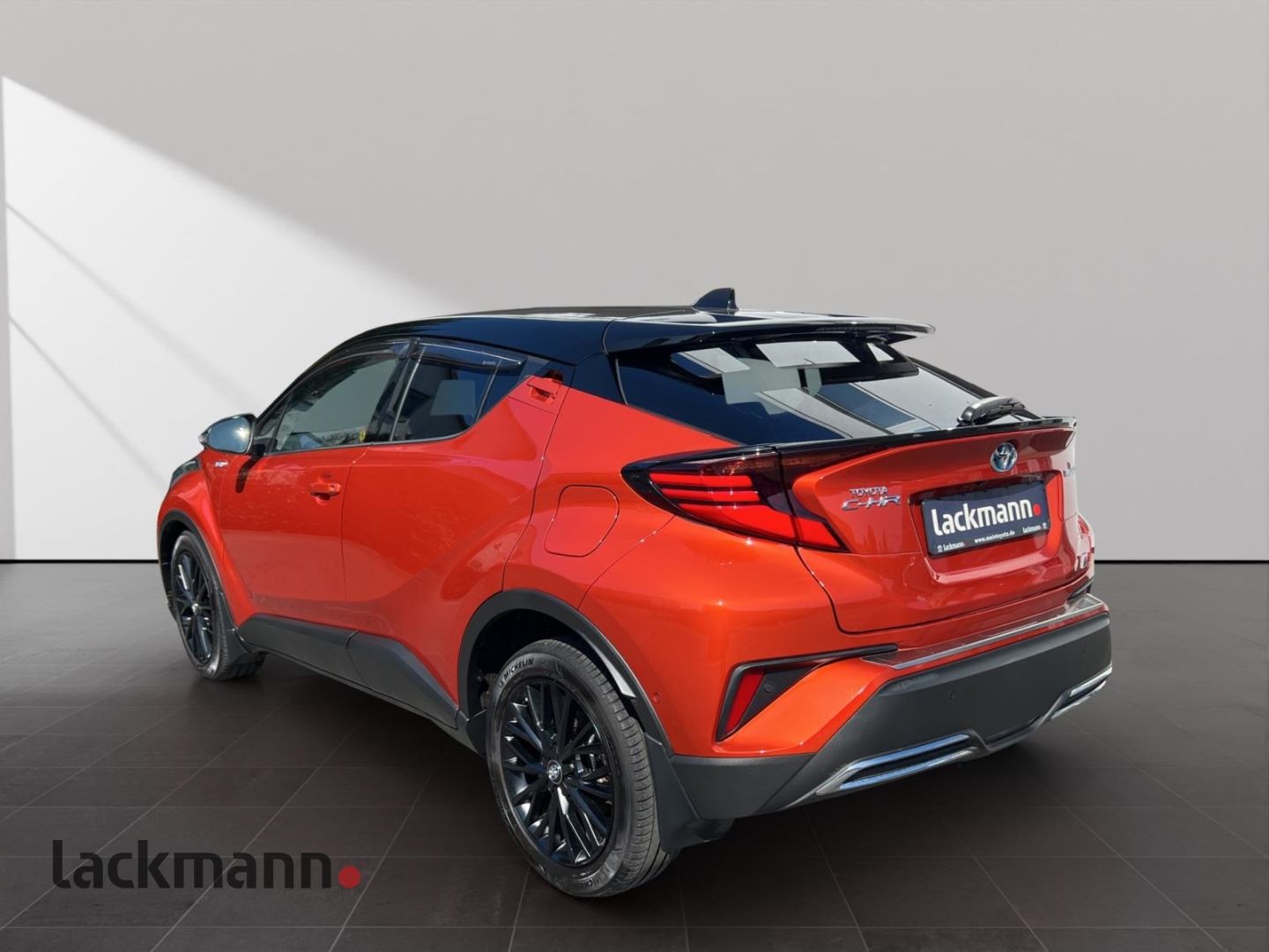 Toyota C-HR 2.0 Hybrid Orange Edition - Samsaru's Car Outlet