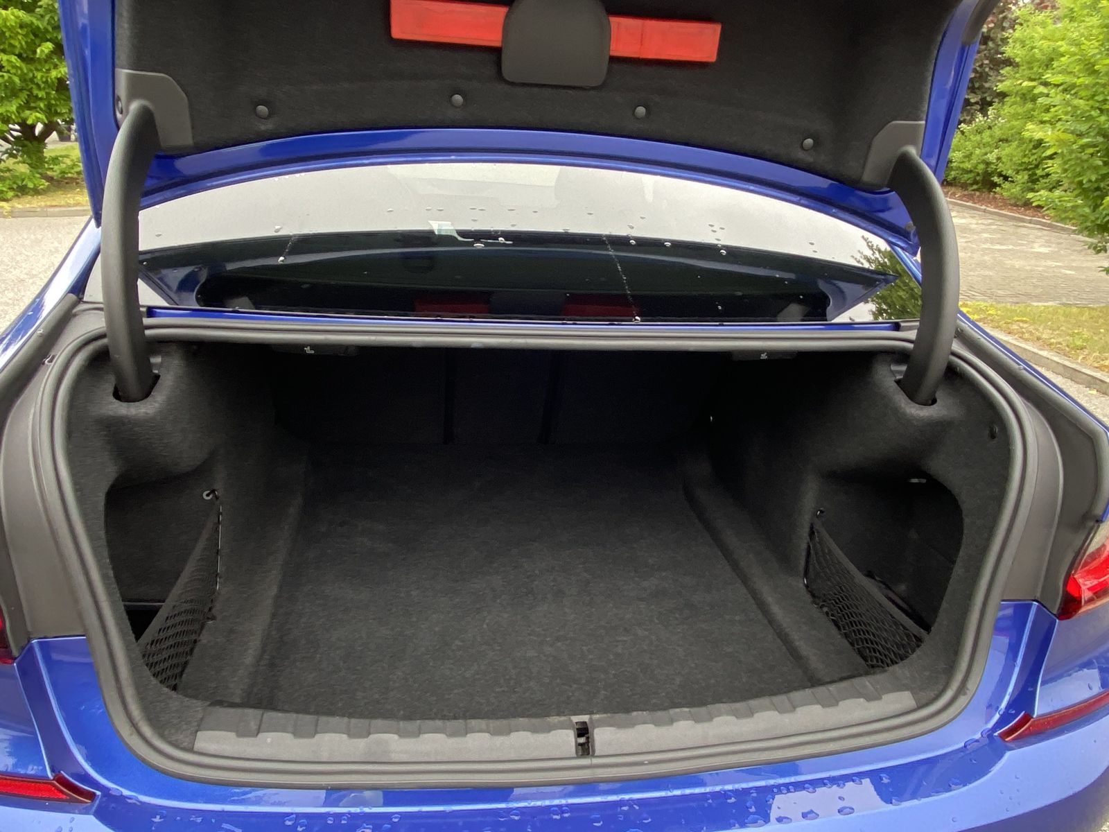 BMW 330d Limousine M Sport - Samsaru's Car Outlet