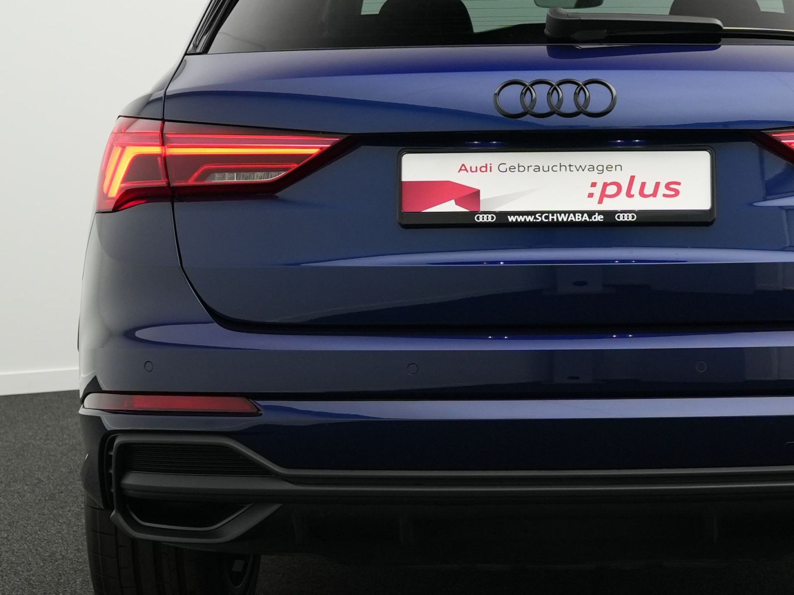 Audi Q3 40 TFSI quattro S line - Samsaru's Car Outlet