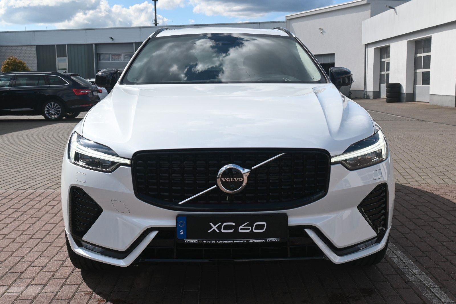 Volvo XC60 B4 D AWD Ultimate Dark*STDHZG*360°*LUFT*ACC