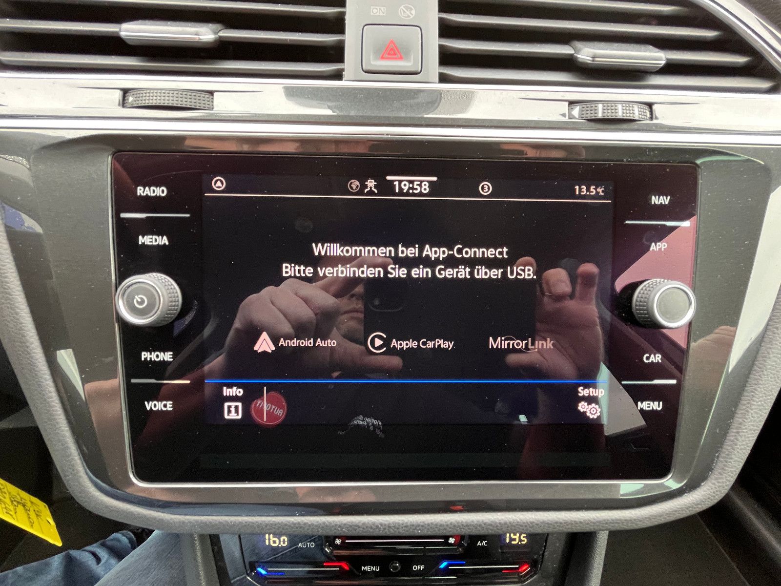Volkswagen Tiguan Life - Samsaru's Car Outlet