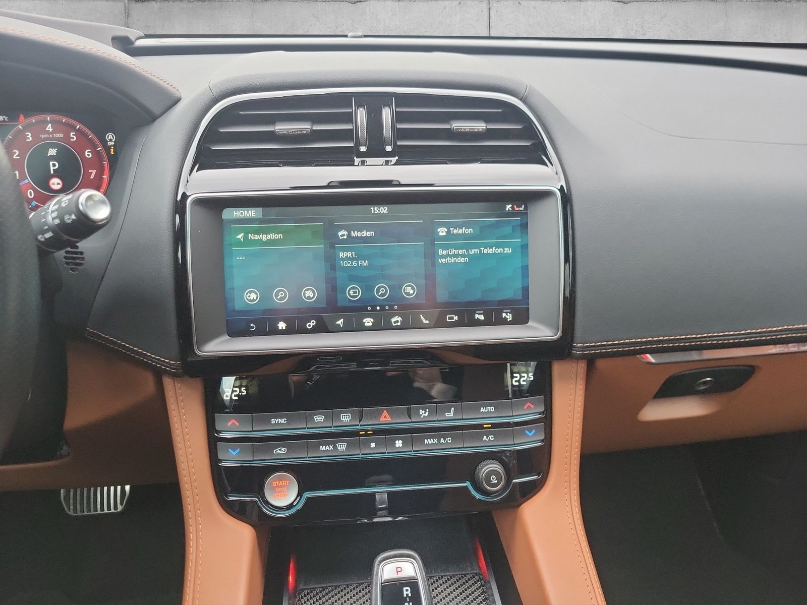 Jaguar F-Pace SVR 4WD Head-Up DAB LED WLAN RFK AHK PDC
