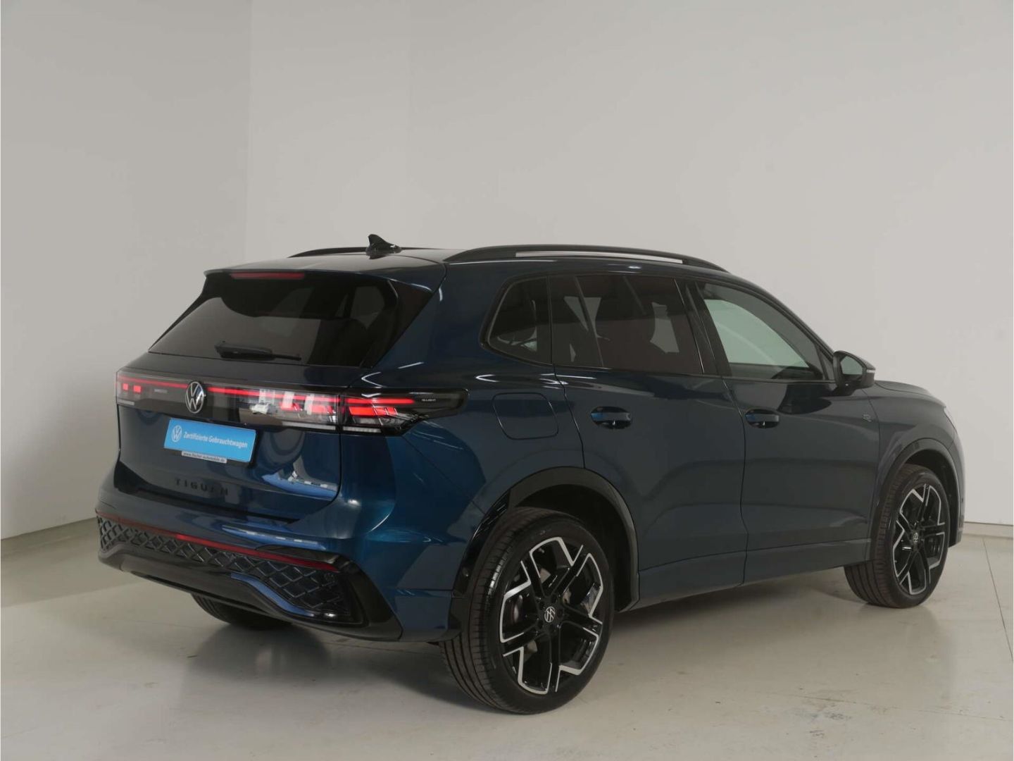 Volkswagen Tiguan 1.5 eHybrid R-Line Black Style PANO/AHK