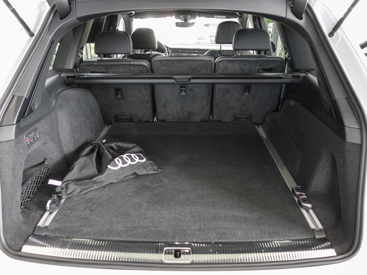 Audi Q7 SUV S line 55 TFSI e quattro 290 kW tiptronic