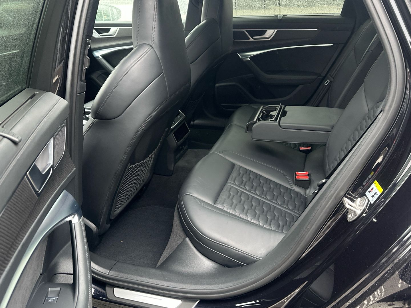 Audi RS6 Avant 4.0 TFSI quattro AHK SH Matrix Pano