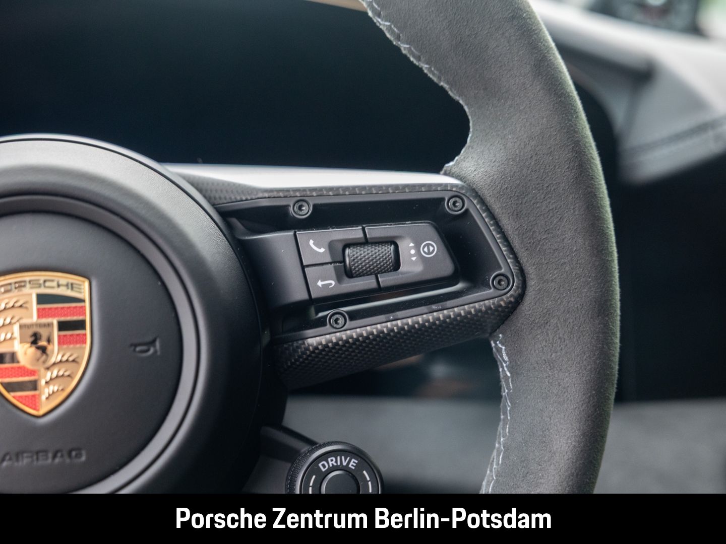 Porsche Taycan GTS Burmester HA-Lenkung Active-Ride