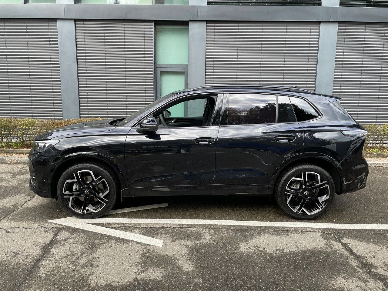 Volkswagen Tiguan TDI R-Line AHK 20Z Leder Pano Stand VOLL