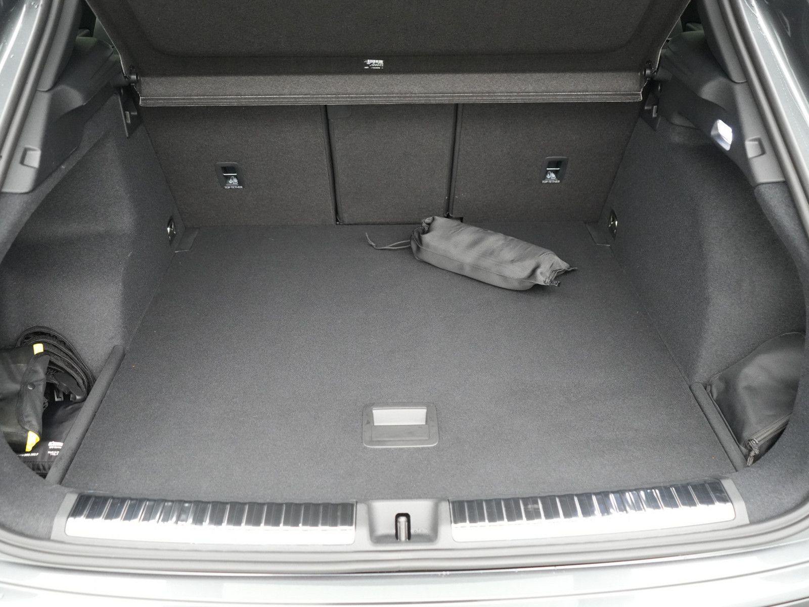 Audi Q3 S tronic S line MATRIX AHK PANO HUD SONOS NAV