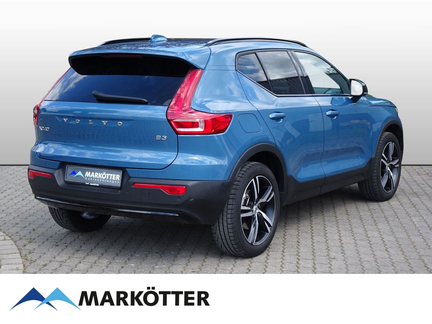 Volvo XC40 B3 Plus Dark - Samsaru's Car Outlet