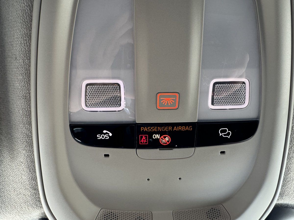 Volvo XC40 B3 Plus Dark 8-fach Aktionspreis