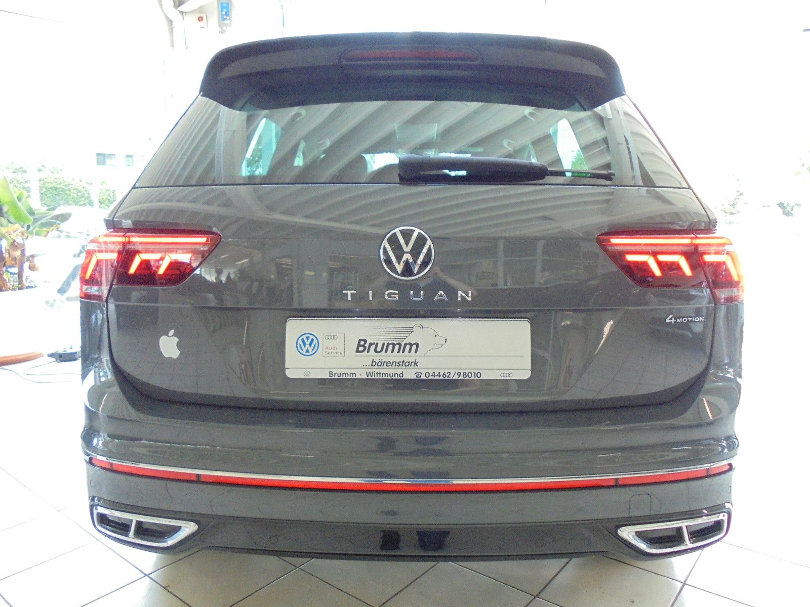 Volkswagen Tiguan R-Line 4Mo - Samsaru's Car Outlet