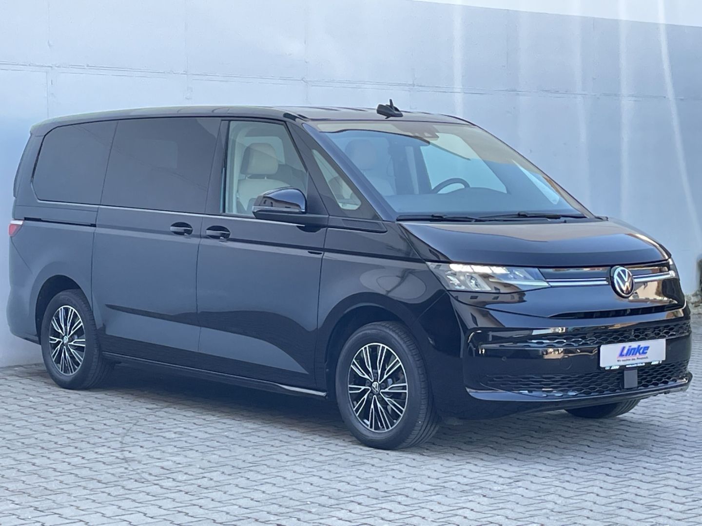 Volkswagen T7 Multivan 2.0 TDI DSG - Samsaru's Car Outlet