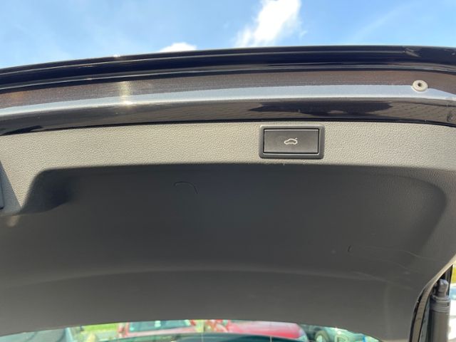 Skoda Octavia Combi Style First Edition 2.0 TDI - Samsaru's Car Outlet