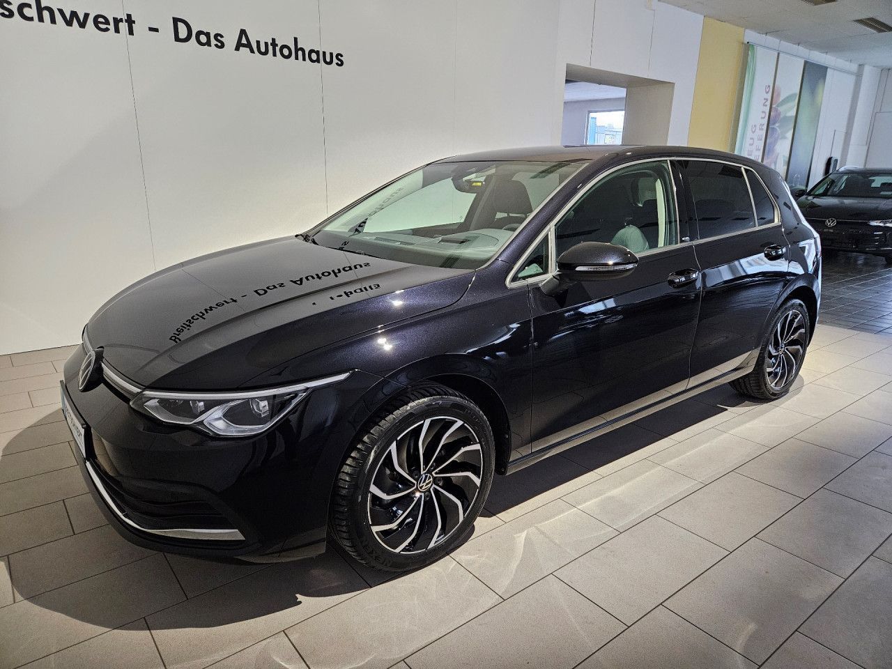 Volkswagen Golf 1.5 TSI Move DSG - Samsaru's Car Outlet