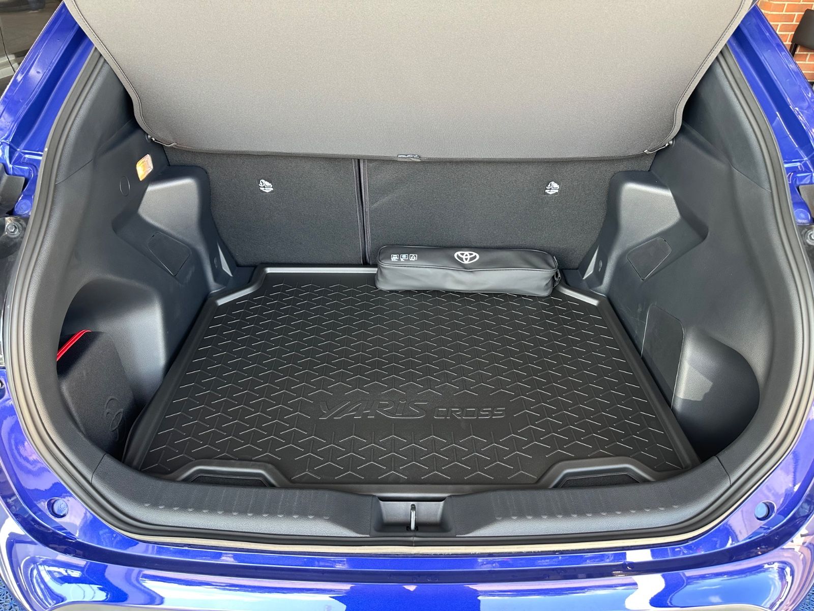 Toyota Yaris Cross 1,5-l-VVT-iE Allrad *SOFORT*