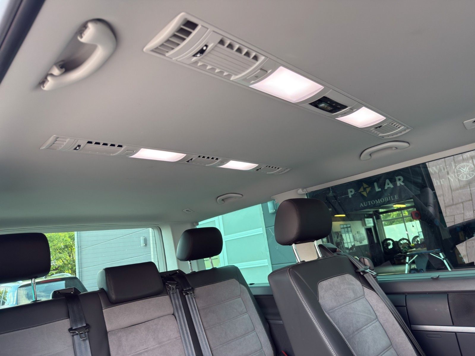 Volkswagen T6.1 Multivan - Samsaru's Car Outlet