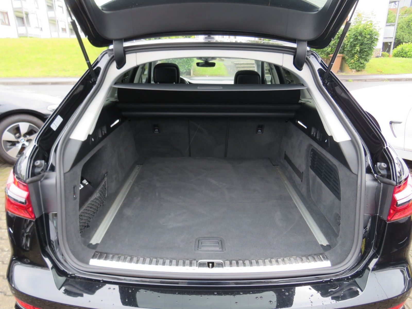 Audi A6 Avant 40 TDI quattro S-Line - Samsaru's Car Outlet