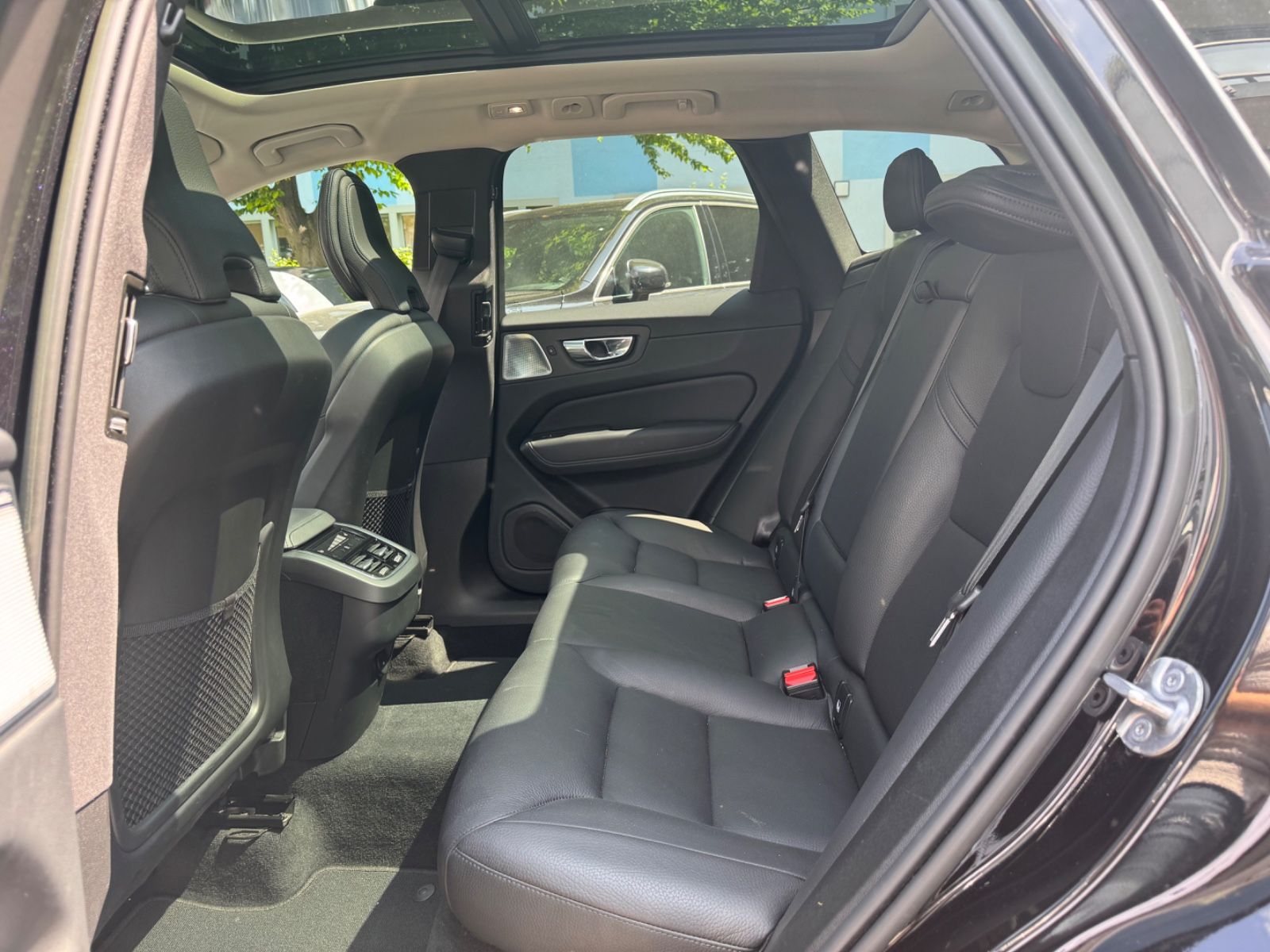 Volvo XC60 Ultimate AWD - Samsaru's Car Outlet
