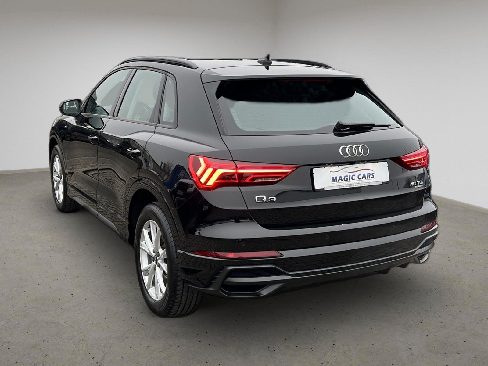 Audi Q3 40 TDI quattro S line - Samsaru's Car Outlet