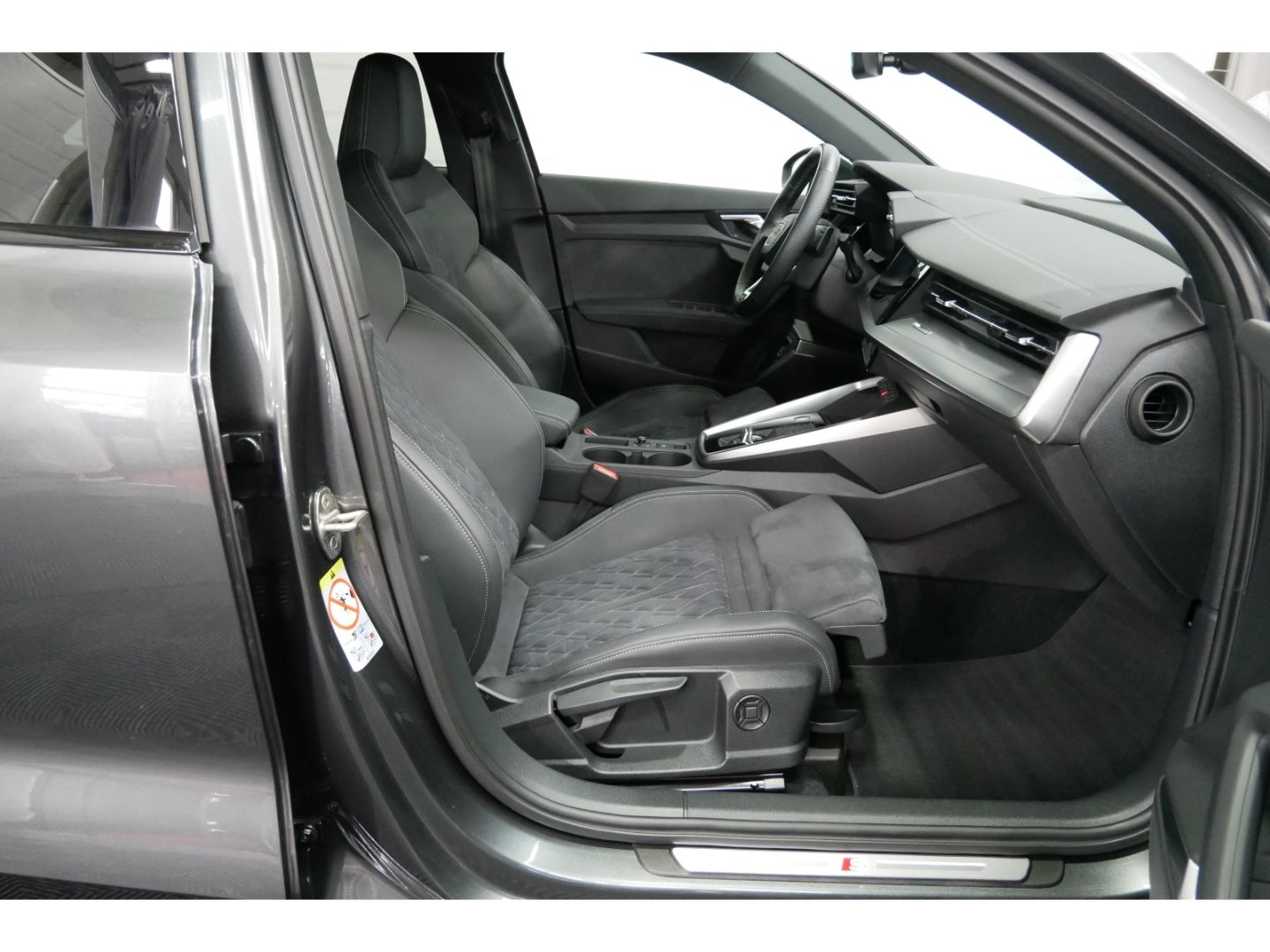 Audi A3 35 TFSI S line LED+Navi+Virt+Kam+B&O+S-Sitze