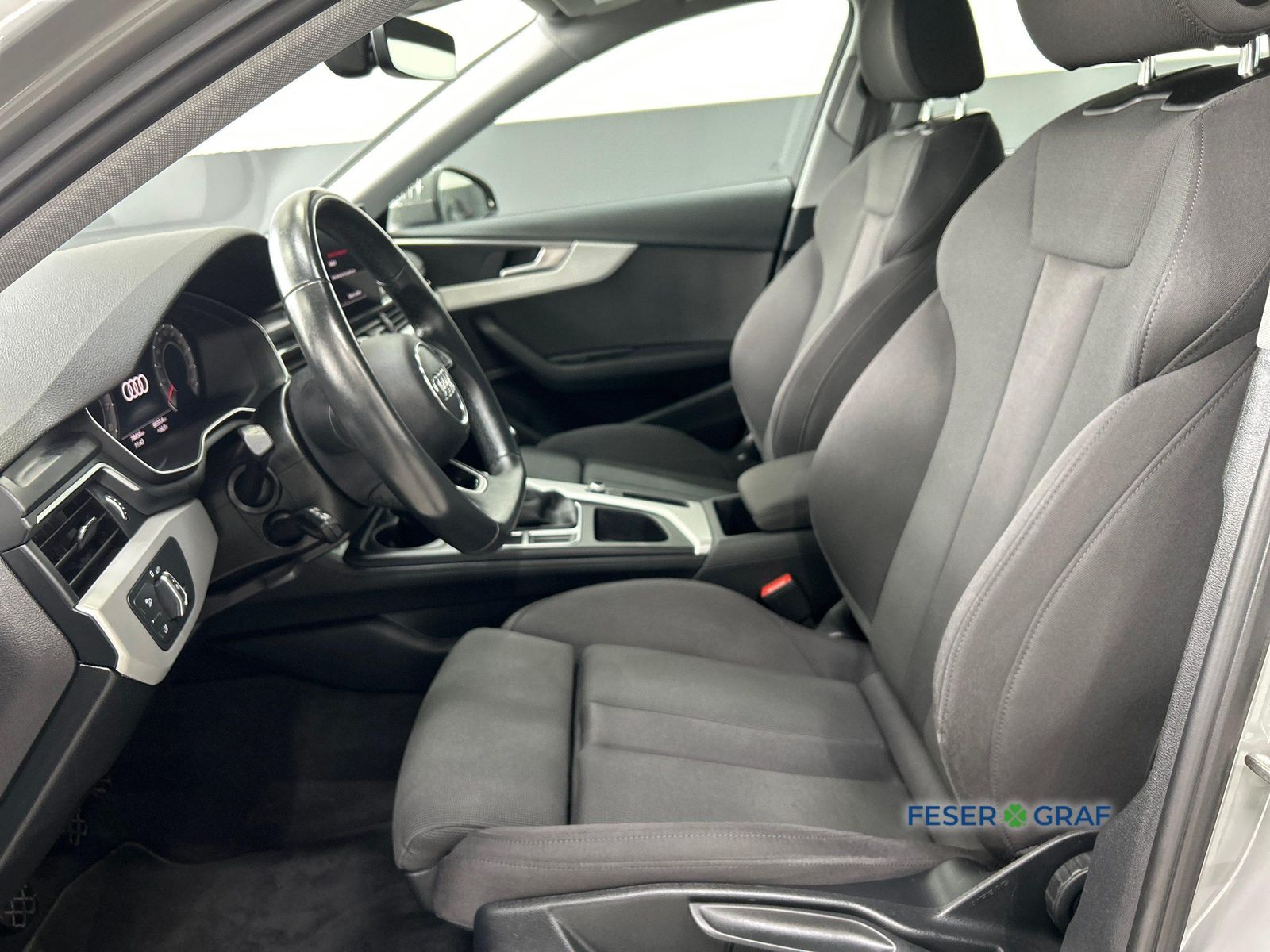 Audi A4 Lim. 35 TFSI S-Line - Samsaru's Car Outlet