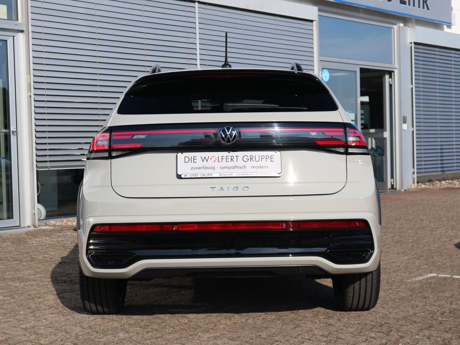 Volkswagen Taigo R-Line 1.5 TSI DSG - Samsaru's Car Outlet