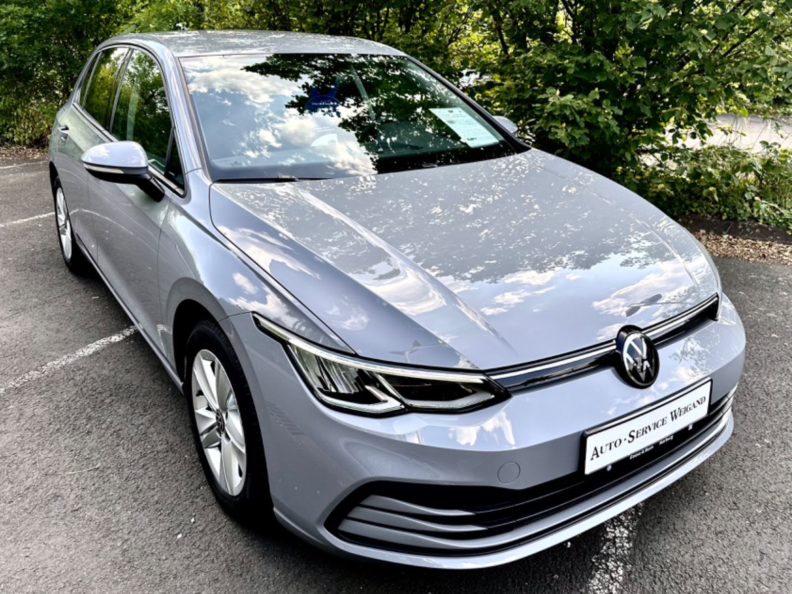 Volkswagen Golf VIII Lim.Life eTSI Automatik - Samsaru's Car Outlet